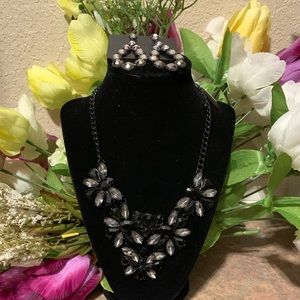 Beautiful Black Chunky Flower Necklace